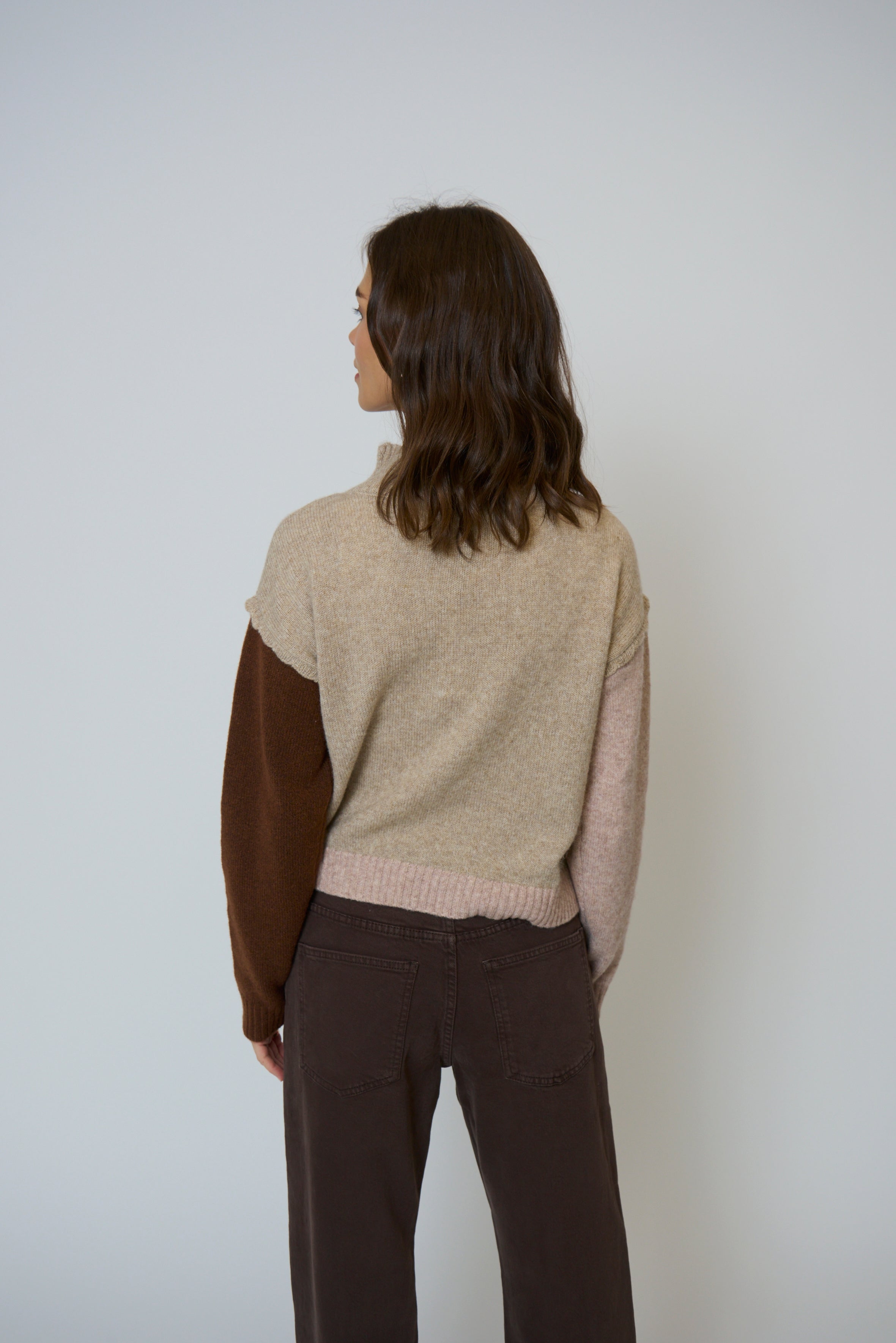 Olivia Ruffle Tneck