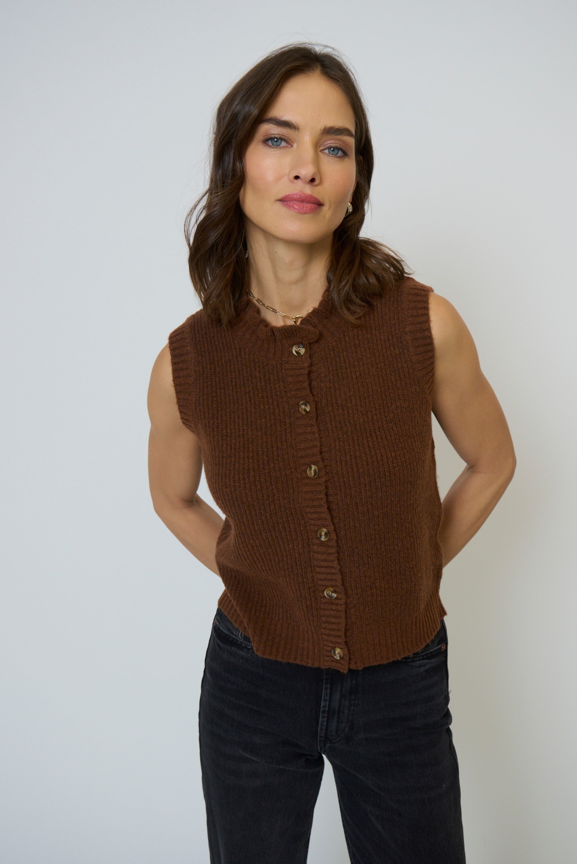 Olivia Ruffle Slvless Cardi