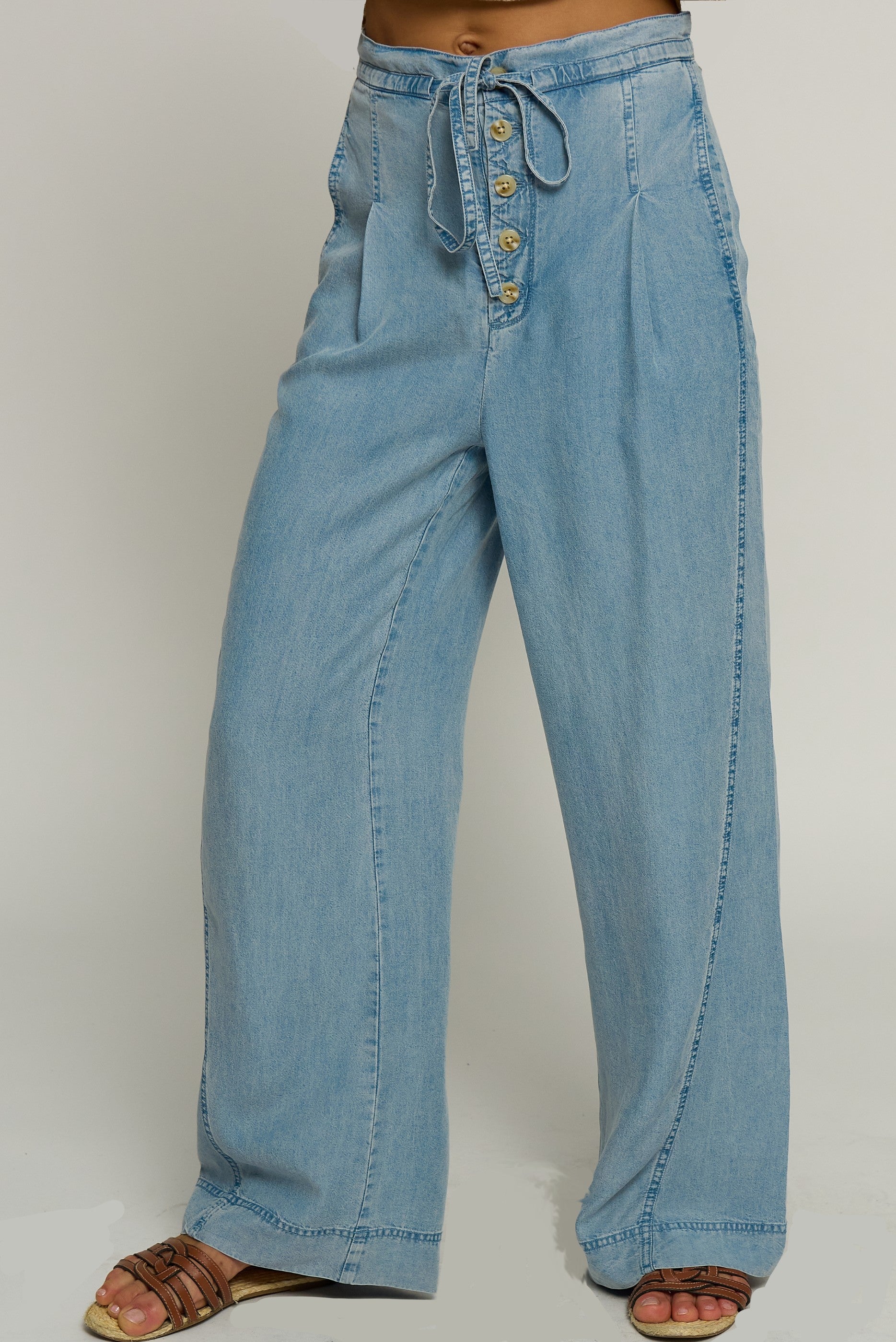 Mid Rise Wide Leg Pant