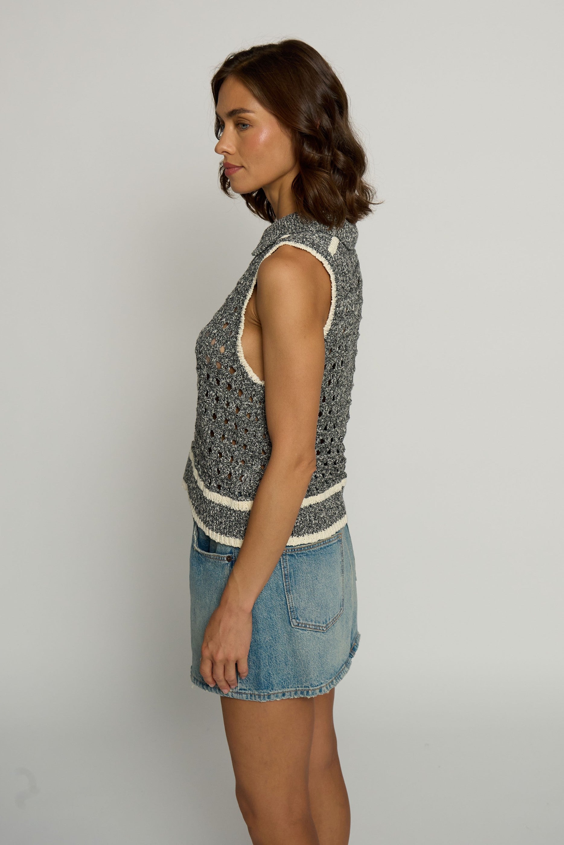 Sleeveless Cropped Open Stch